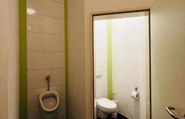 Haus Rasink I Monteure I Teams I 160m2 I 5 Z I Terrasse I P I 2 WC I Küche I Smart TV - Foto 14