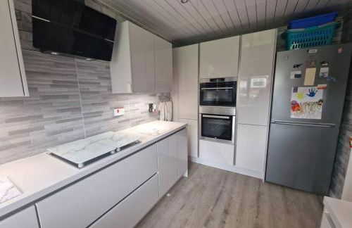 Spacious 3bed semi/Gamesroom/Drive/10mins to City - Foto 14