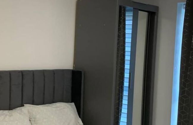 Inviting 2-bed Apartment in Grays - Photo 8