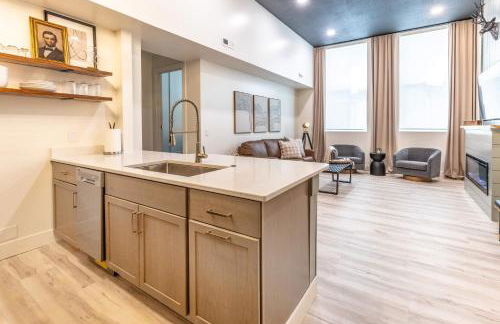 Boutique 1BR Condo - Walk to Memorial Stadium - Historic Hayward Place - Foto 25