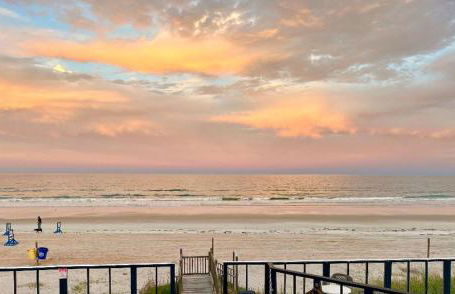 Beach Daze - Ocean front at Symphony Beach Club! - Photo 14