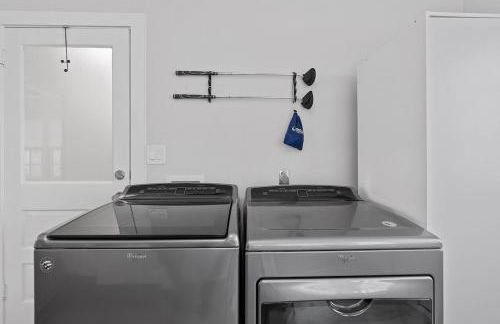 Bright Renovated ATX Home with Yard and Cowboy Pool - Foto 21