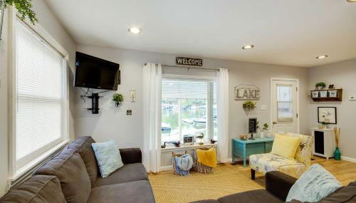 Lakefront Sunrise Beach Home with Private Dock! - Foto 5