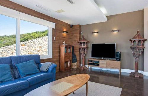 LUJOSA VILLA PISCINA 25 METROS SUIT 60m2 SPA SAUNA - Foto 18