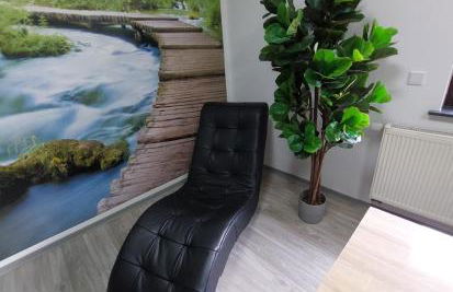 Modernes Appartement 5 km von Erfurt, mit Kaffeevollautomat, TV, WLAN, Boxspringbett, Schlafsofa und Einkaufsmöglichkeiten, sehr gute Anbindung zur A71 und A4, kostenloser öff Parkplatz für PKW und Transporter - Foto 14