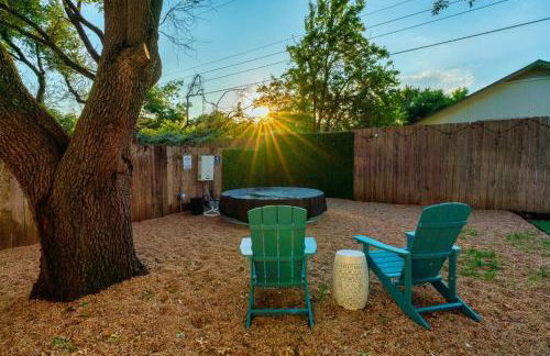 Charming & Bright W Lounging Pool and Hot Tub - Photo 80