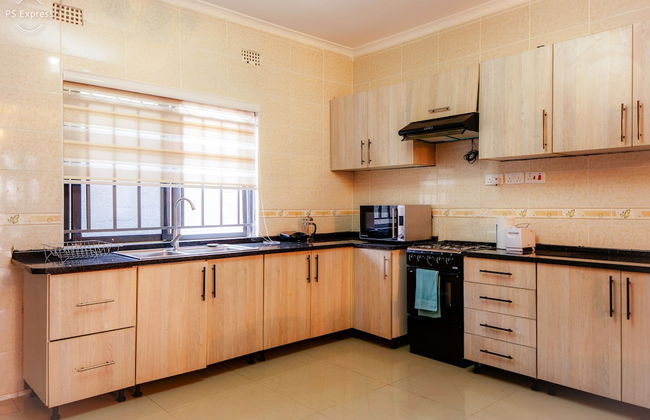 Sweet Retreat Lusaka with Backup Power - Photo 17