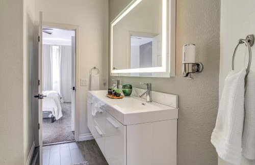 WFH Setup and Garage Parking! Modern Denver Condo - Foto 23