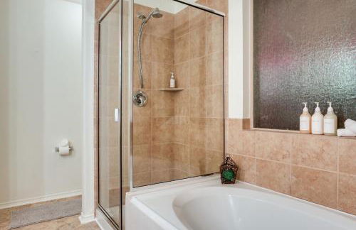 Patio, Pergola and Pool Access Aubrey Retreat! - Foto 14