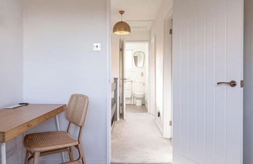 Modern 2 BD w/ Garden in the Heart of Tetbury! - Foto 26