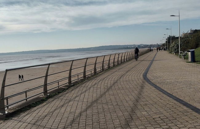 Meridian Bay Apartment - Photo 11