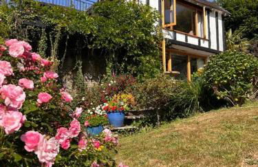 Stunning house, fenced garden, and outdoor dining! - Foto 16