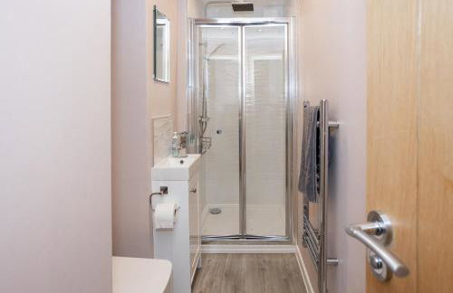 Stunning 2 bed Seaside Apartment With Sea Views - Foto 21