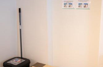 Platz für 8 Pers - C4S Come4Stay Monteure "InnArt" Boxspringbett Einzelbett Töging am Inn, Parkplatz, WLAN, Balkon, Smart TV, voll ausgestatteter Küche, Waschmaschine - Foto 28