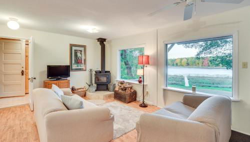 Secluded Lakefront Gem on 300 Acres in Webster - Foto 3