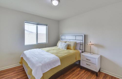 7 Mi to Lake Yosemite Family Home with Fenced Yard - Foto 17