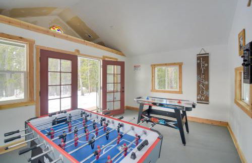 2 Mi to St Marys Glacier Modern Cabin with Hot Tub - Foto 3