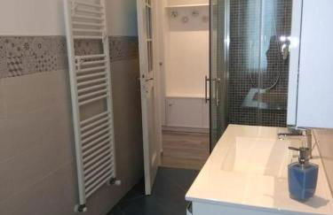 WELCOME RIVIERA - FIOCCO DI MARE elegante e moderno appartamento completamente rinnovato situato in una zona tranquilla -toll parking at 15 euro per day to be booked in advance -subject to availability - Foto 34