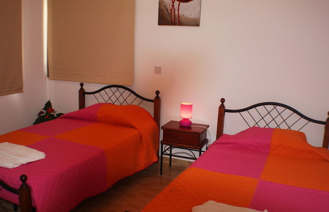 Lovely 7 Bedroom Villa !! - Photo 7