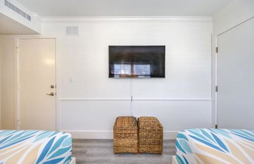 Updated Dtwn Naples Condo Across From Beach! - Photo 19