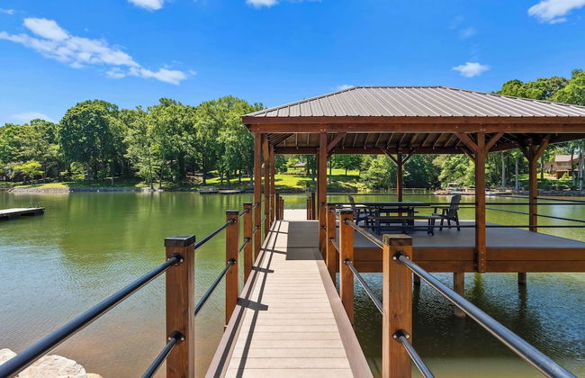 Blue Heron by Avantstay Lakefront, Dock, Pool, Theater Sleeps 22 - Foto 12