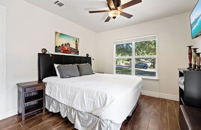 Screened-in Porch Walkable to Soco - Foto 4