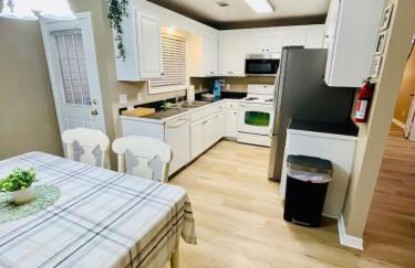 Eastgate 14B Stylish Townhouse 5 min to downtown Hammond - Foto 29