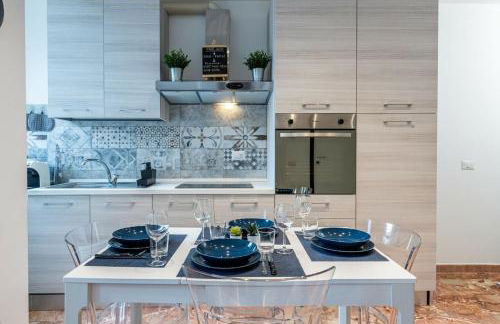 Iris Apartment with Jacuzzi - Easy City Access - Foto 19