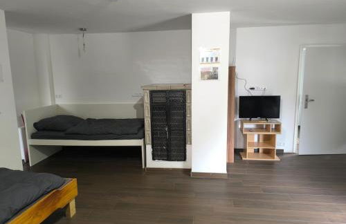 Mobilierte Wohnung- 2 Zimmer - Küche - WLAN - Parken - Foto 1