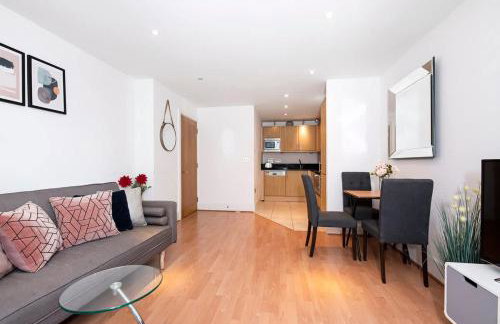 Central 2 bed with Large Terrace - Photo 21