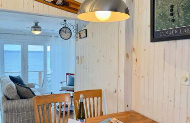 Waters Edge Lakefront with Kayaks Fire Pit and Dock - Foto 27