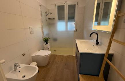 Family 3-Bedroom Apartment near MXP & Lake Maggiore - Parking - Foto 18