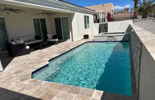 Beautiful New construction home - New Pool & Spa! - Foto 59