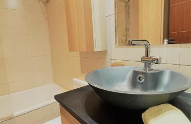 BEC, Hospital Cruces, parking gratis, wifi, AA, a 15 min de Bilbao - Foto 25