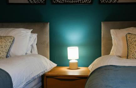 Treeton - Brand New 3 Bed House, FREE Parking & Great for Groups - Hosted by Stay Host Save - Photo 21