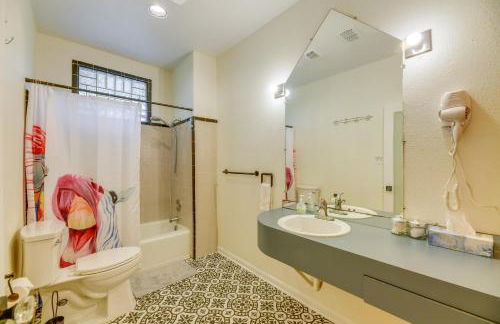 San Antonio Gem in Prime Location with Outdoor Space - Foto 15