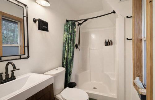 Romantic Cabin, Hot Tub, Lake Access, OutdoorLiving! - Foto 40