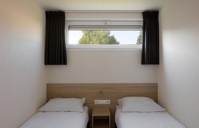 Villa in Nieuwvliet Near Beach Resort - Photo 3