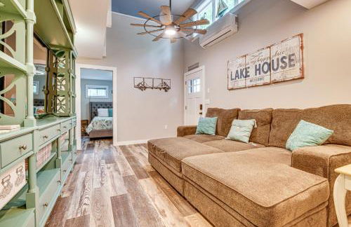 Walk to Lake Beaches Cabin with Patio in Belmont! - Foto 4