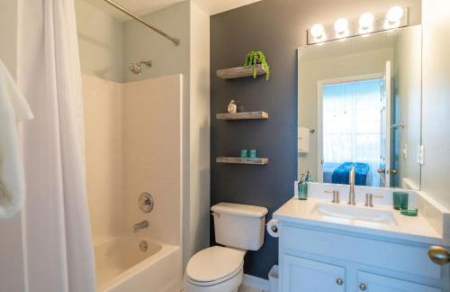 Stylish Villa Retreat with Pool - Photo 21