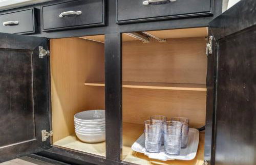 Lumber Barons Detroit Brush Park Penthouse 3BR 2 Kings 1 Queen 2 Baths 1 Car Garage - Photo 40