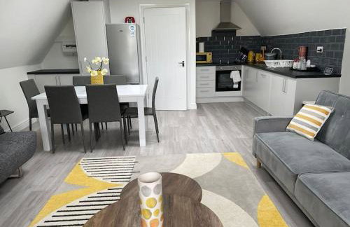 Orchid Lodge - Two Bed Generous Flat - Parking, Netflix, WIFI - Close to Blenheim Palace & Oxford - F4 - Photo 10