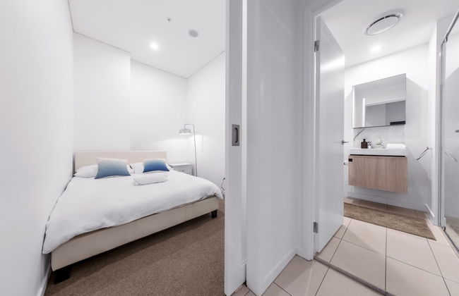 Airhome Southbank Riverside Tower - Photo 13