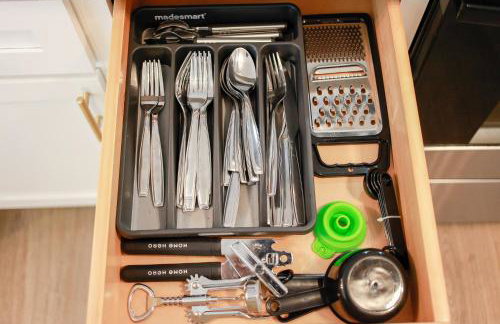 Sojourn's Harborage Jellyfish Suite Near Beach - Photo 29