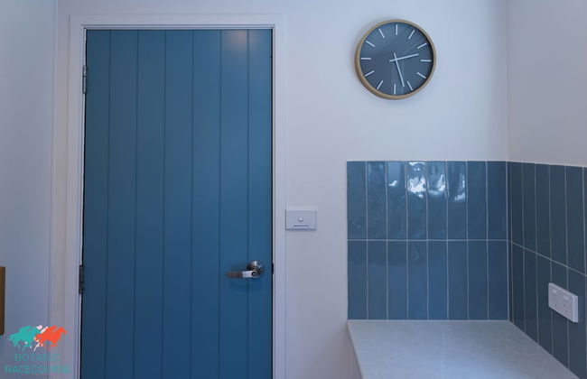 Botanic Racecourse Apartments - Photo 5