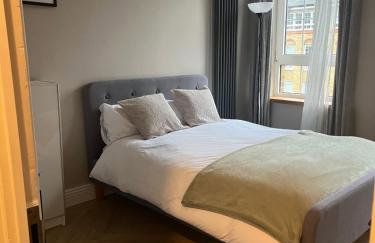 Two Bedroom Riverside Apartment in Rotherhithe Village - Foto 16