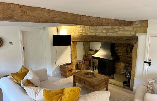 A Cotswold Gem, Sleeps 4, Pub Shop & Cafe in Village - Photo 8
