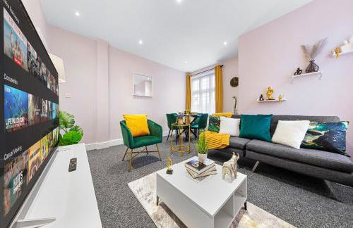 Stylish & Modern 2-Bedroom London Hideaway - King Bed- Sleeps 6 - Parking Available - Instant Book - 20 Percent Off Long Stays! - Foto 6