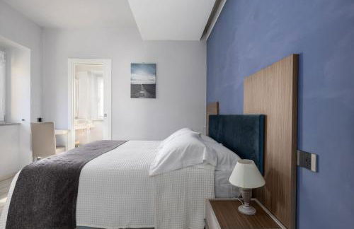 Villa Acquaviva with Panoramic, Private Pool and Gym - by PosarelliVillas - Foto 23