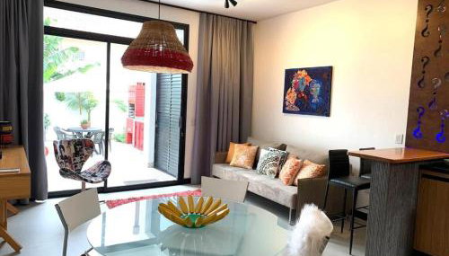 Casa linda, ótima localização, 2 vagas de garagem - Foto 2